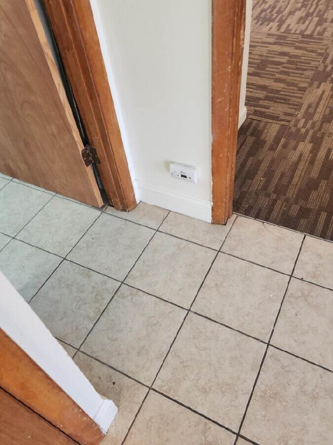 Photo - 5458 Harney Ave