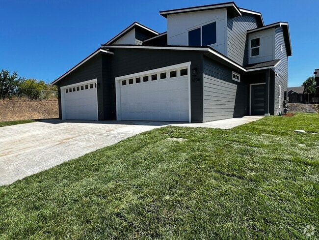 Building Photo - 1808 N Coach Ln Unit 1808 Rental