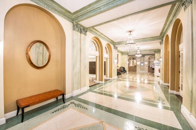 Photo - 1028 E Juneau Ave