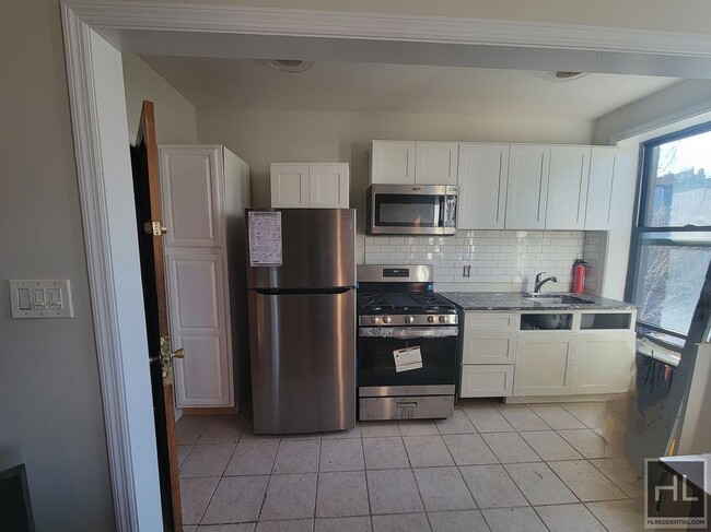 MACON STREET - MACON STREET Apartment Unit 2
