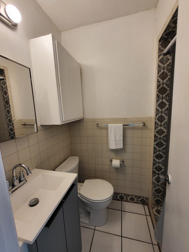 Photo - 207 W King St Unit B