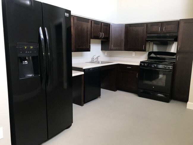 Photo - Lindsay Hill Senior Apartments