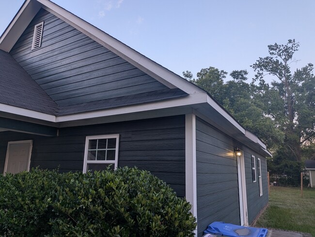 Photo - 549 Stevens St