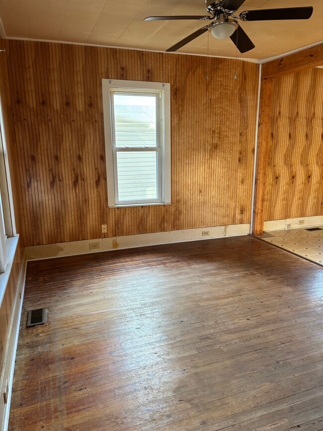 Photo - 311 Monroe St