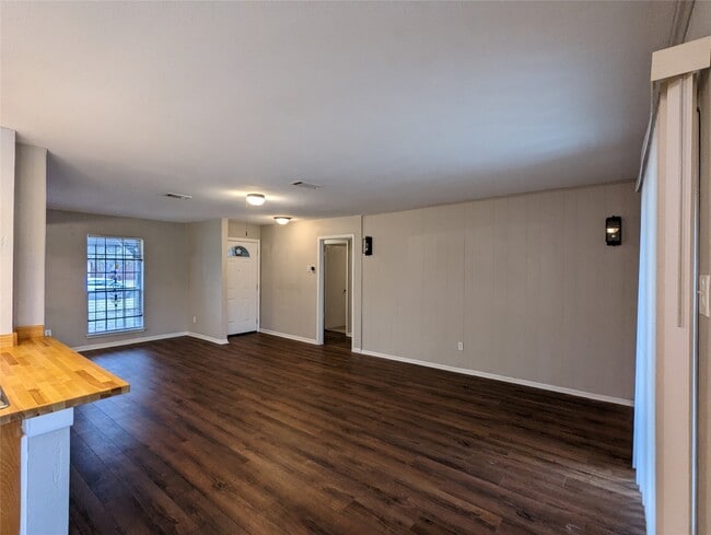 Photo - 8410 Rinn St