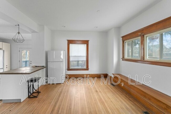 Photo - 3825 Walnut St