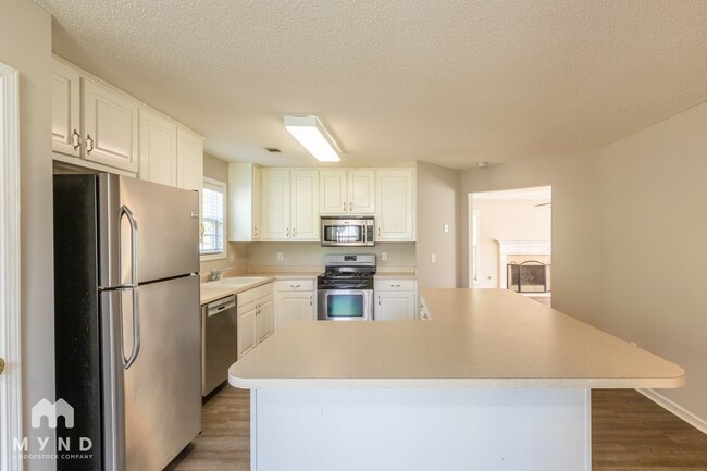 Photo - 432 The Gables Dr