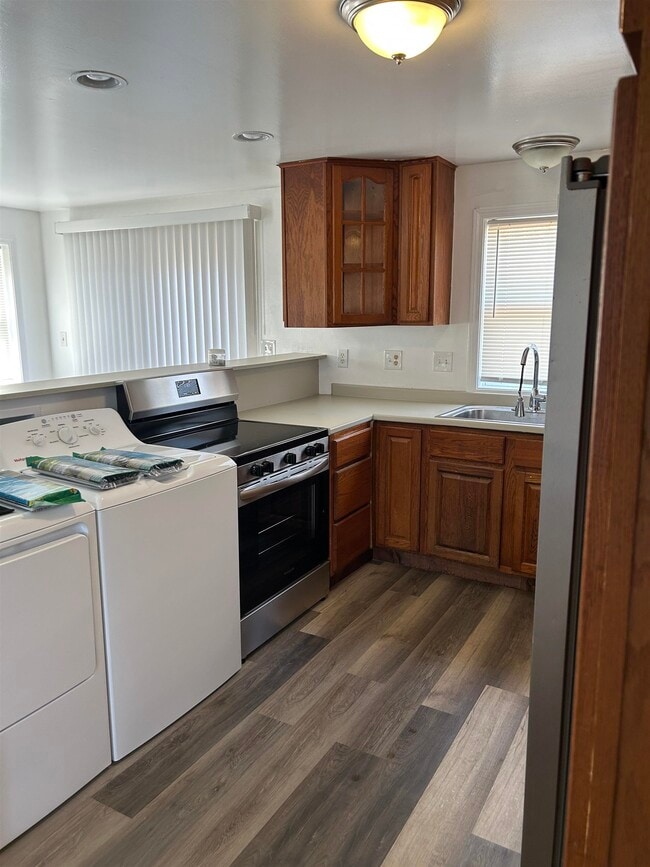 Building Photo - 87 N High St Unit B