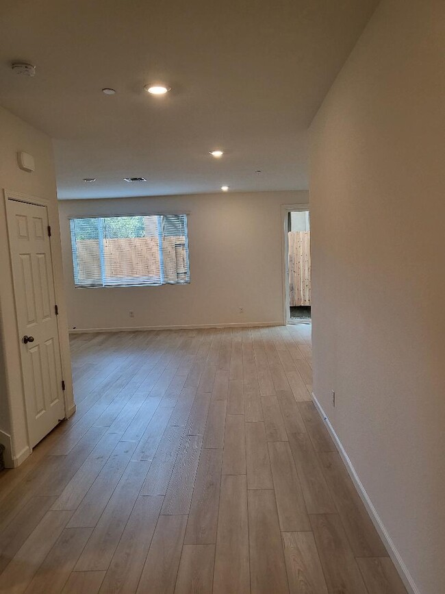 Photo - 4902 Bufflehead Ln