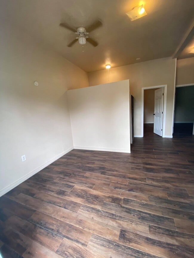 Photo - 514 Ruddy St