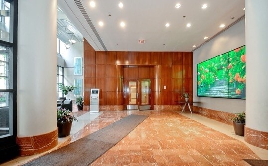 211 E Ohio St Unit 502