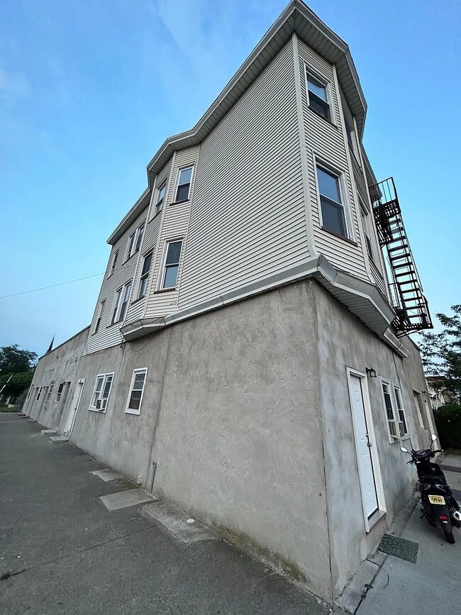 Photo - 122 Central Ave Unidad 181-B