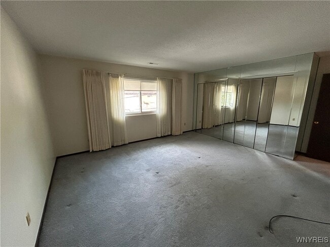 Photo - 186 Peppertree Dr