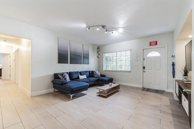 Photo - 1601 Adams St