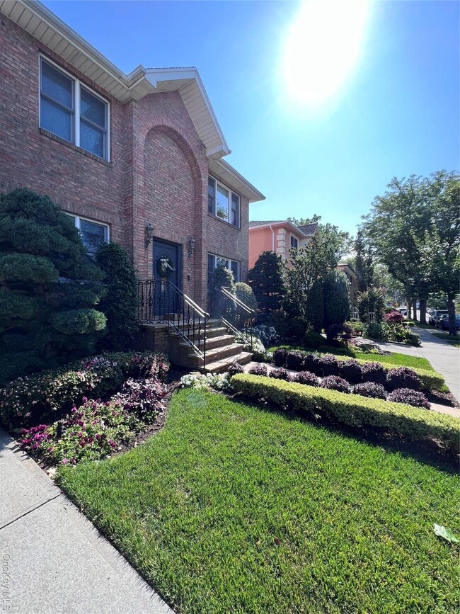 Photo - 157-24 20th Rd