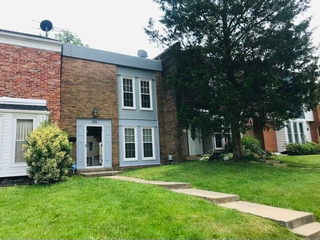 Building Photo - 320 Roanoke Dr SE