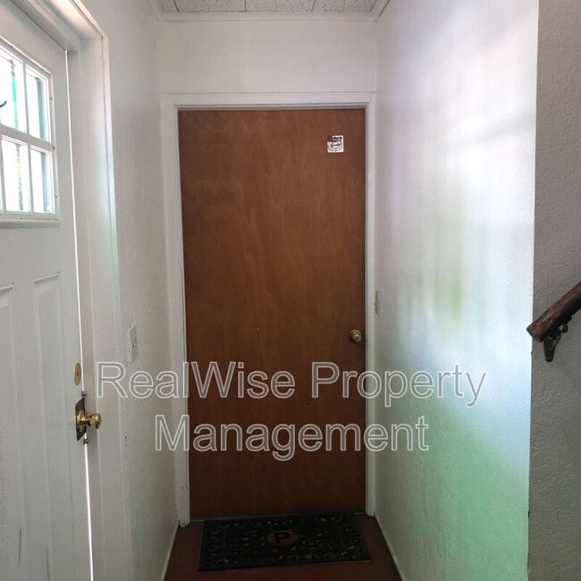 Photo - 161 B St