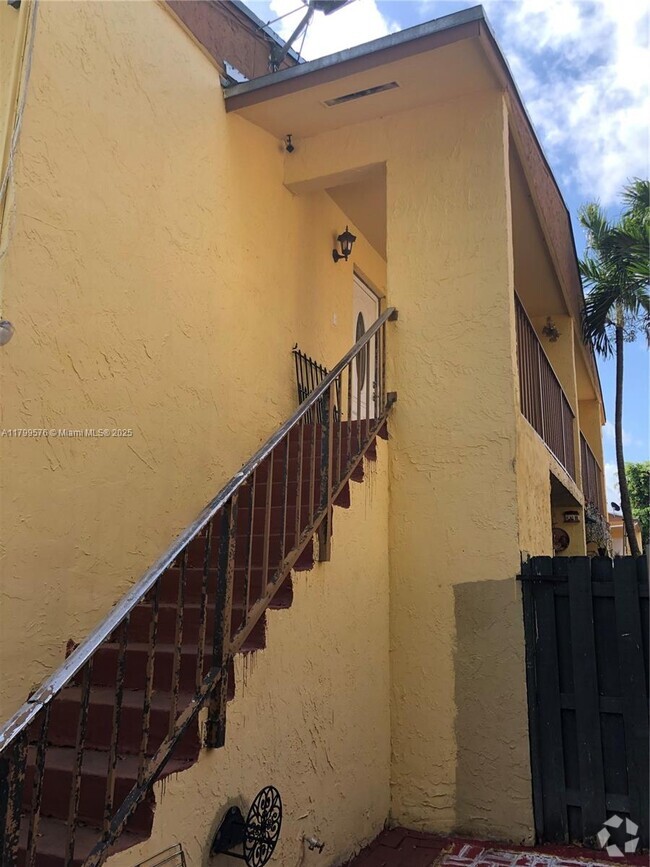 Building Photo - 15421 SW 81st Cir Ln Unit 212 Rental