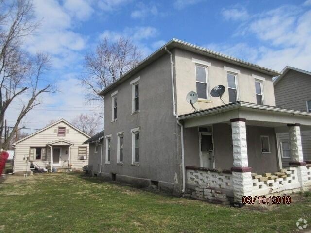 Building Photo - 64 Poplar Ave Unit 1 Rental