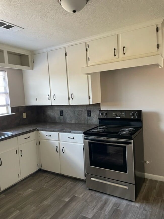 Photo - April Move In