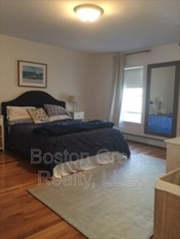 Photo - 652 Dorchester Ave