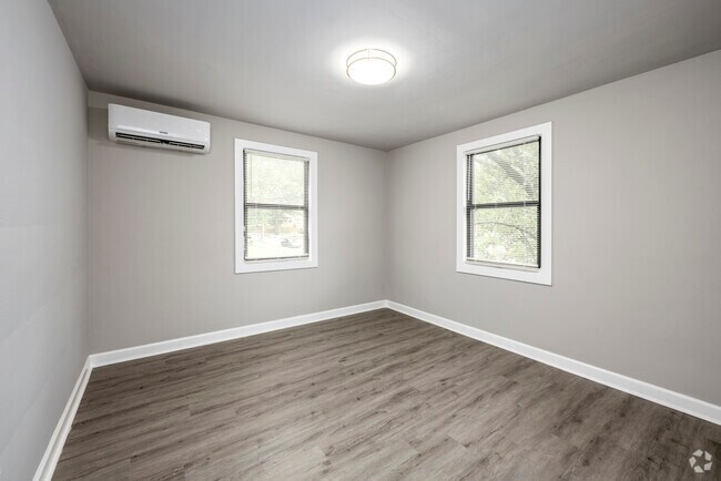 1BR, 1BA – 594SF - Bedroom