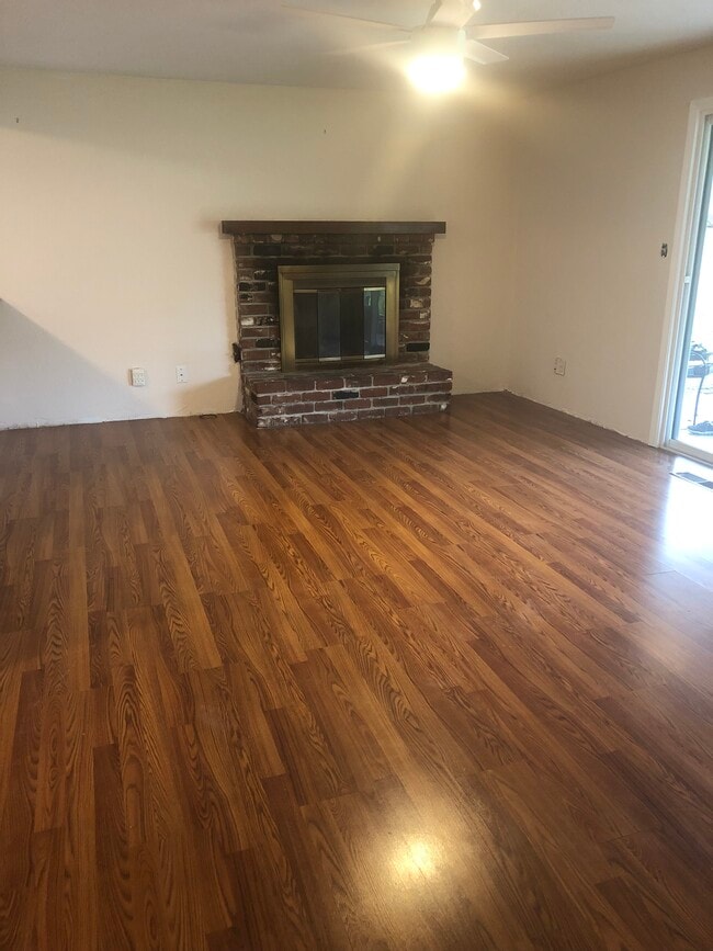 Photo - 228 Teakwood Dr