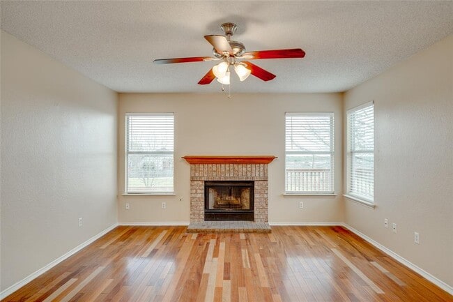 Photo - 3807 Eagles Nest St
