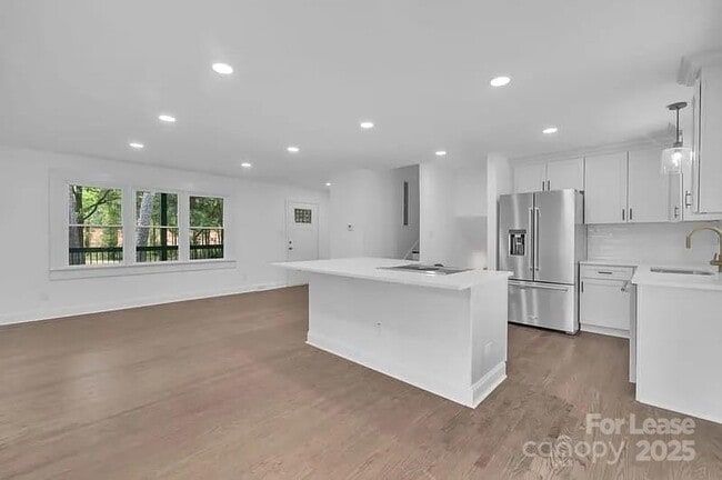 Photo - 1001 Archdale Dr