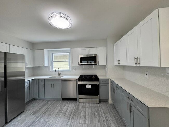 Photo - 253 Webster Ave Unit 3