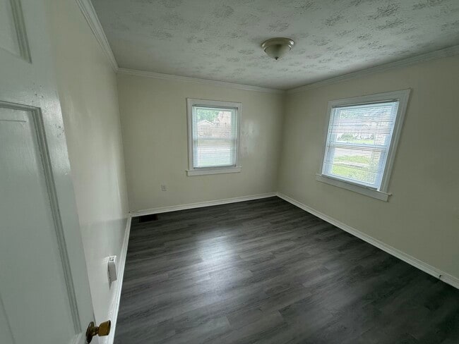 Photo - 203 W Elm St