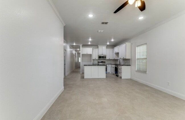 Photo - 1945 Portland Ave