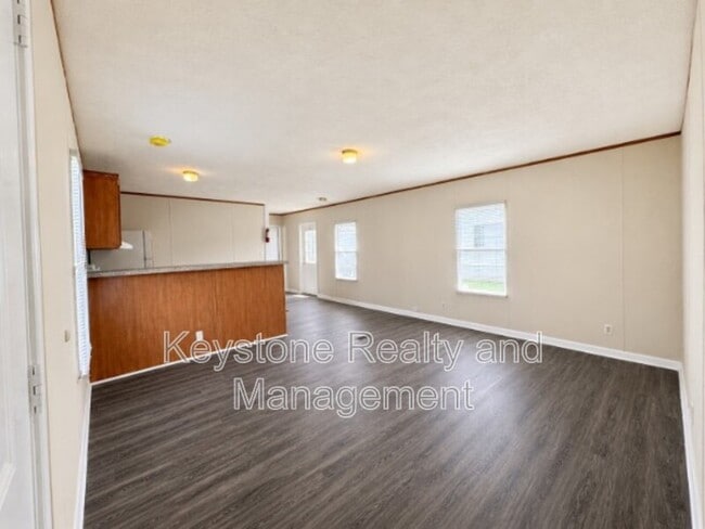 Photo - 726 Trevor Ln