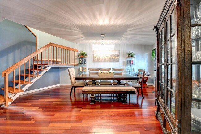 Photo - 572 Sanderling Ct