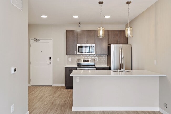 Photo - 756 NE Jackson St Unidad 308