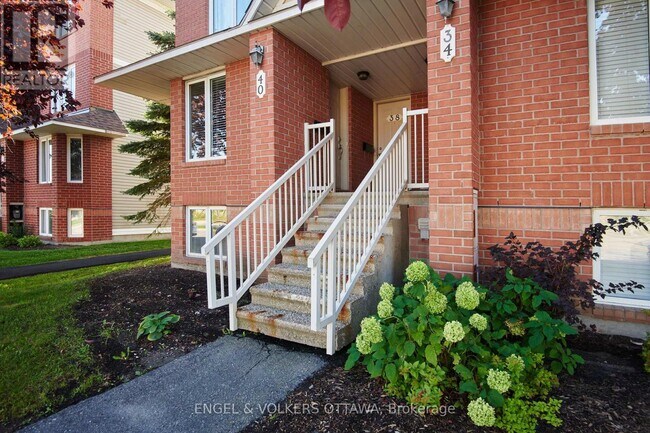 Photo - 38 Lakepointe Dr