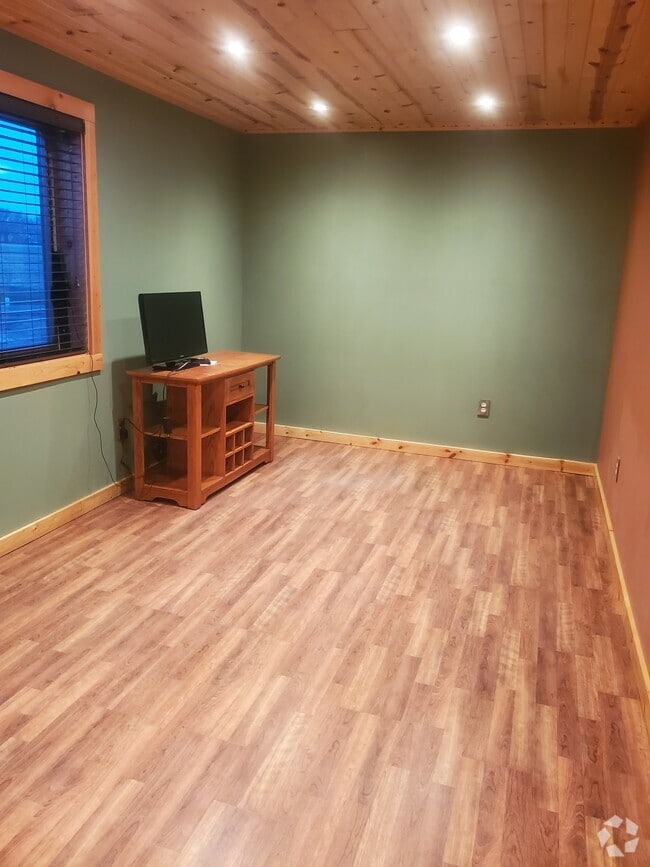 Building Photo - 10187 County Rd 82 SE Unit 1 Rental