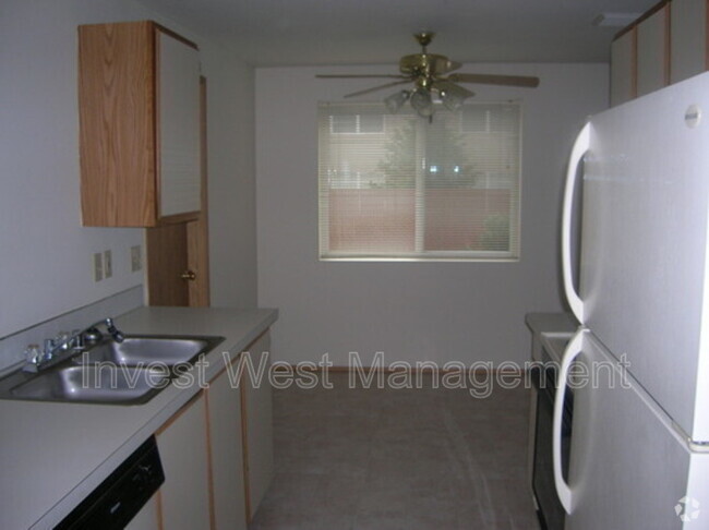 Building Photo - 12514 SE 7th St Unit #A8 Rental