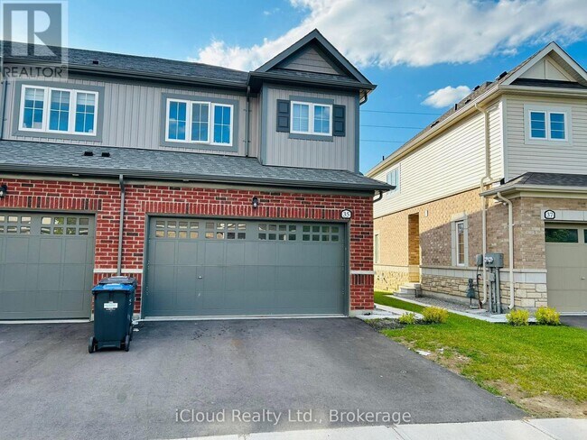 Photo - 35 Brixham Ln