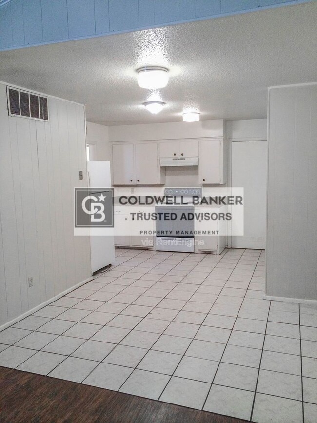 Photo - 1802 Elkhart Ave Unit Apartment A