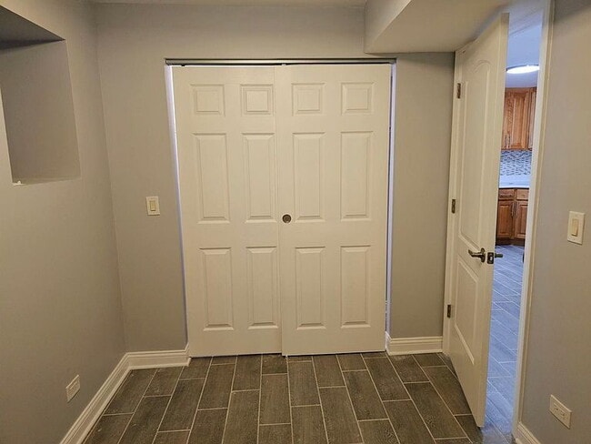 Building Photo - "Spacious 2-Bedroom Oasis on W Fillmore St – 1496 Sq Ft of Comfort in Chicago's Heart!"