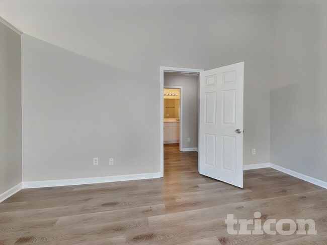 Photo - 3715 Longview Dr