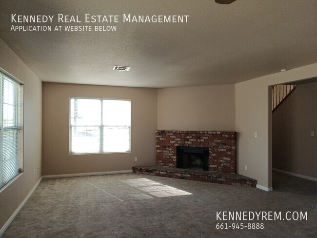 Photo - 461 West Avenue K-