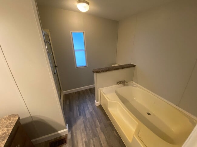 Photo - Nice Mobile Home in Oak Hurst!