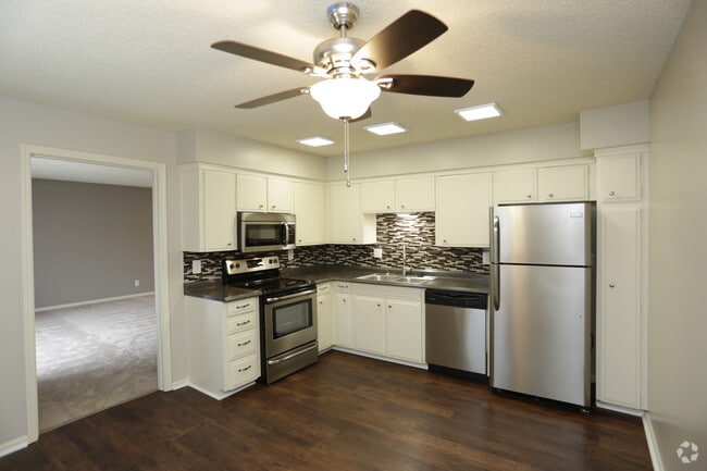 Kitchen (2 bedroom)