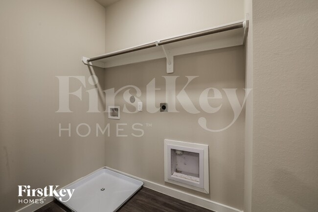 Photo - 18519 Centro Row