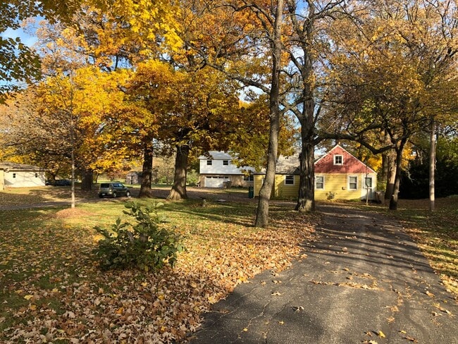 Photo - Cozy Two Bedroom Single Family in Country ...
