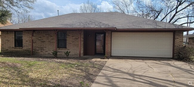 Building Photo - Charming and move-in ready! 3 Bedroom hous... Rental