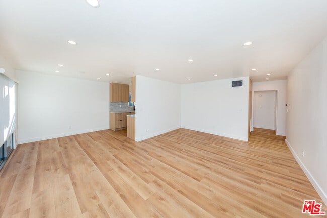 Photo - 610 Orlando Ave Unit 301