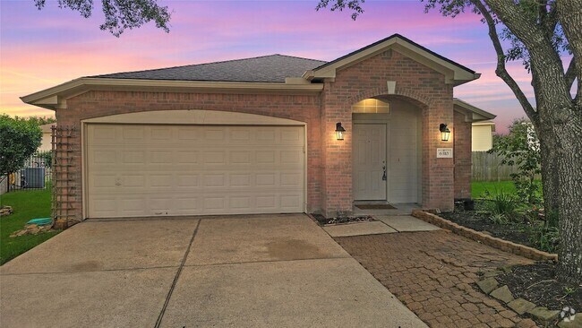 Building Photo - 6310 Macquarie Dr Rental